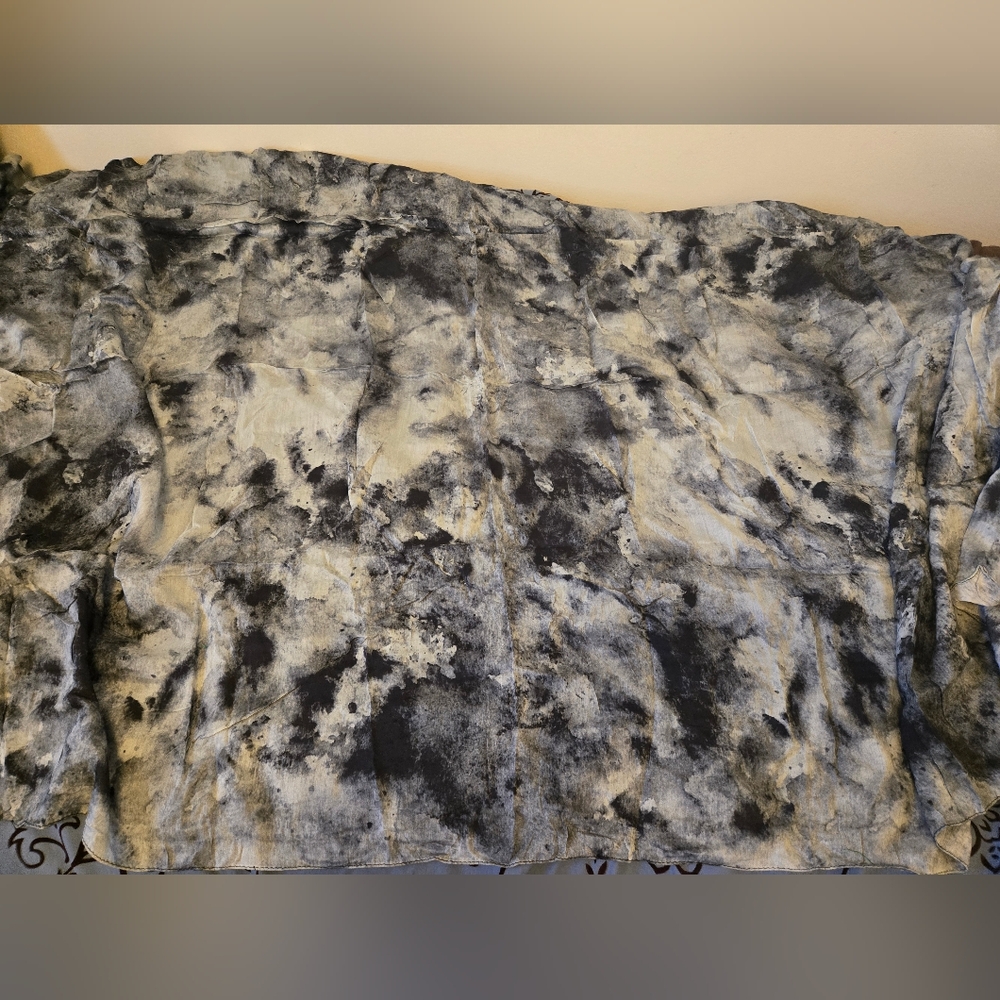 Awra Hijab or Hanm Hijab Tie-Dye Light Greiyish Green and Black scarf